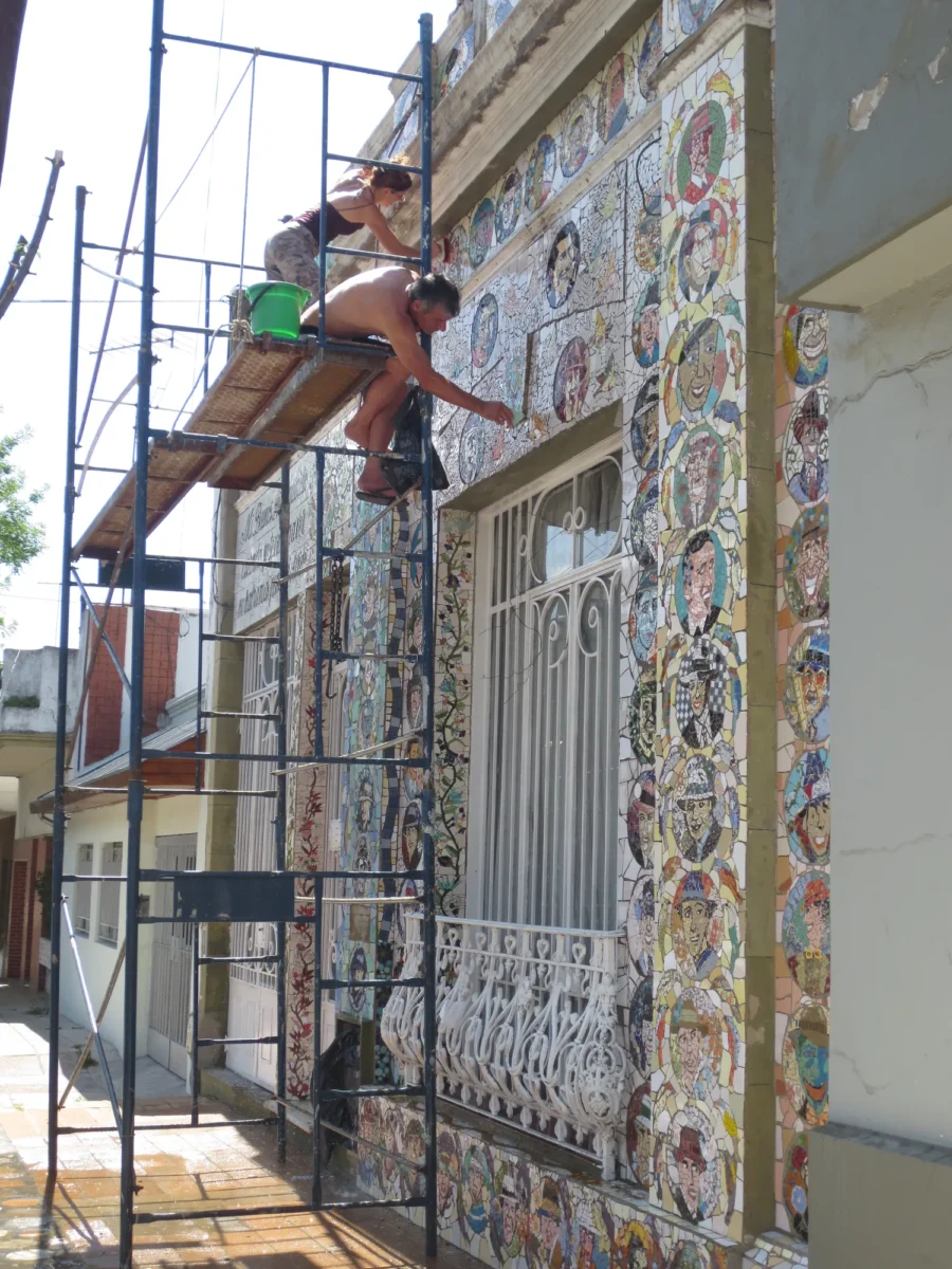 Así comenzó: el andamio frente a la fachada